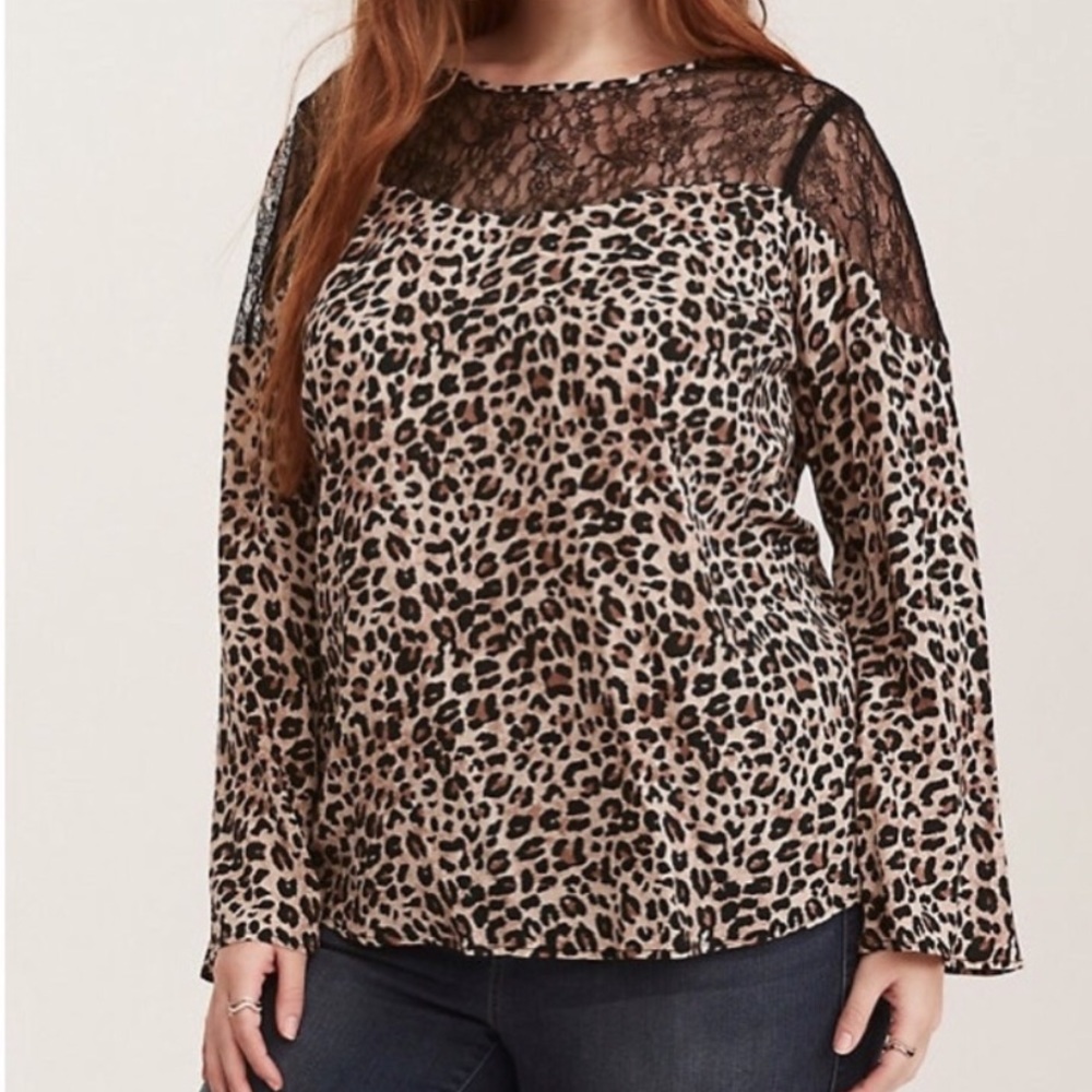 NWT Torrid leopard print and lace long sleeve top